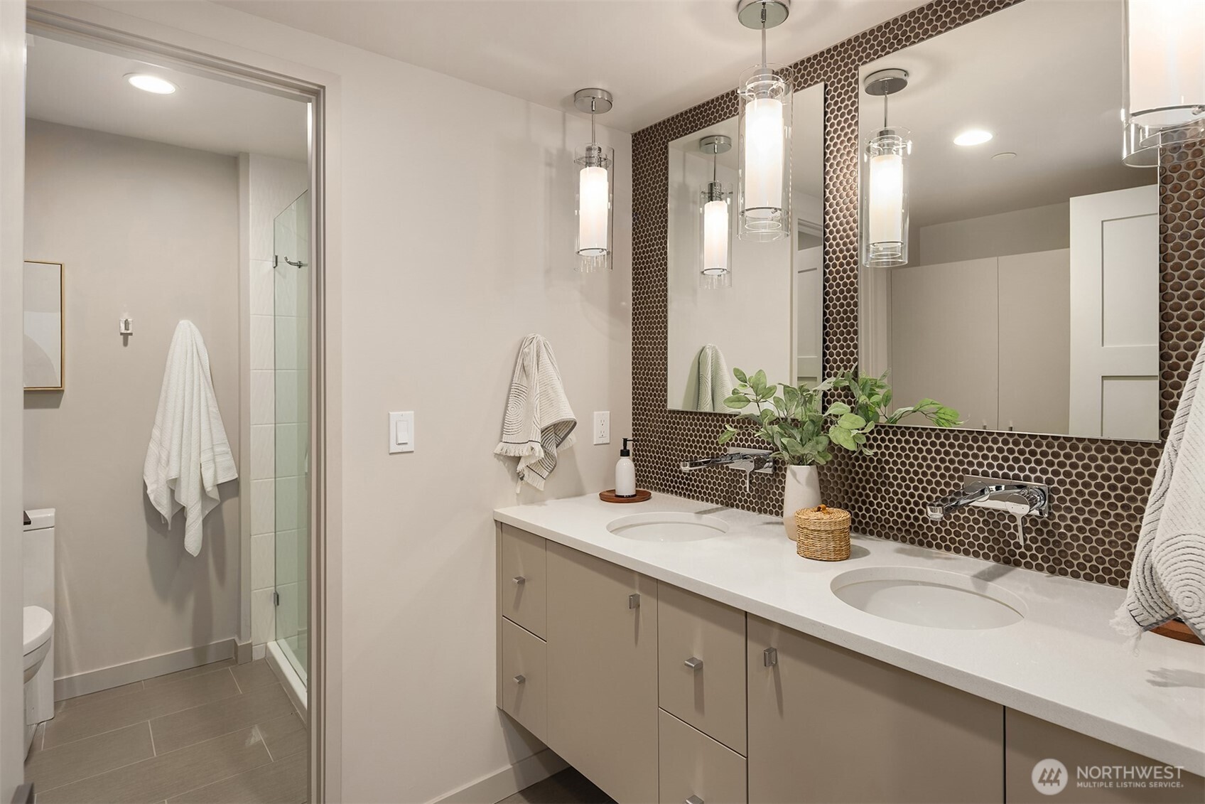 8221 NE 117th Street , Kirkland, WA 98034