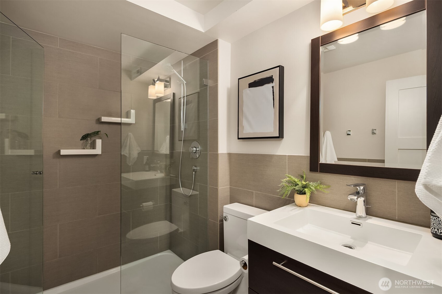 8221 NE 117th Street , Kirkland, WA 98034