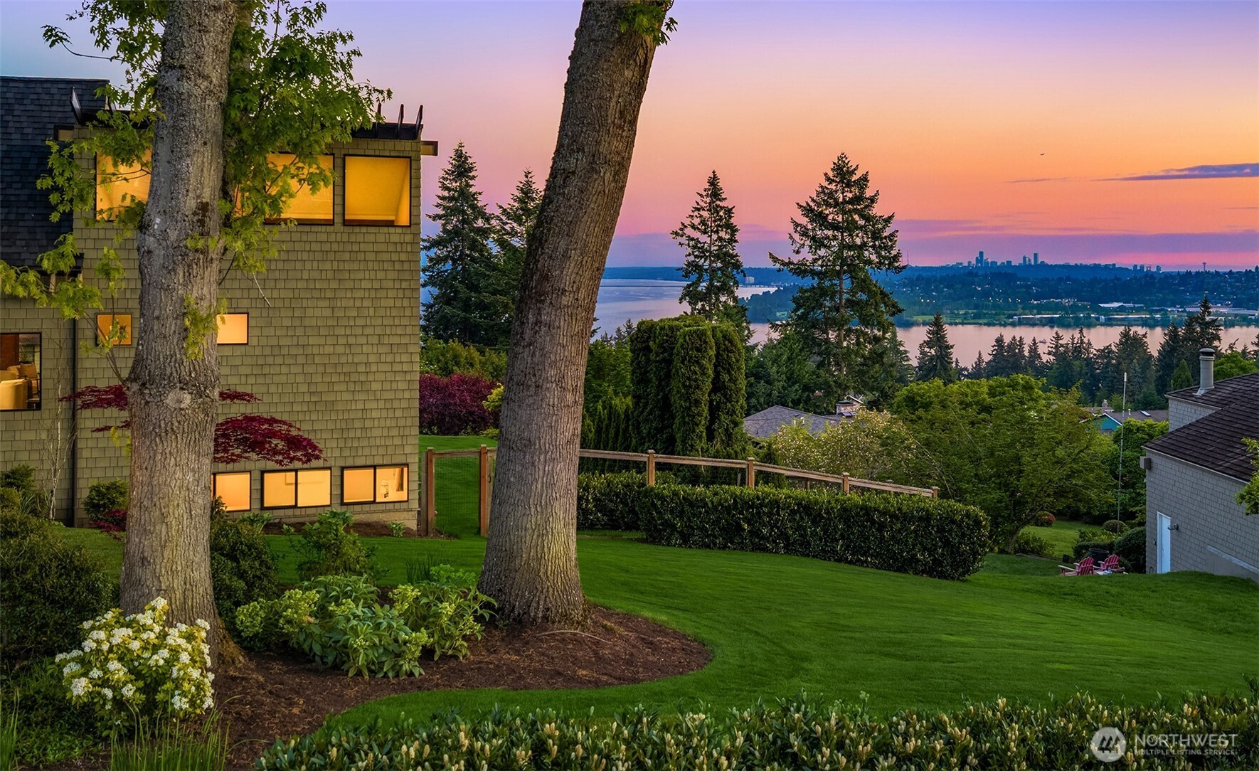 8221 NE 117th Street , Kirkland, WA 98034