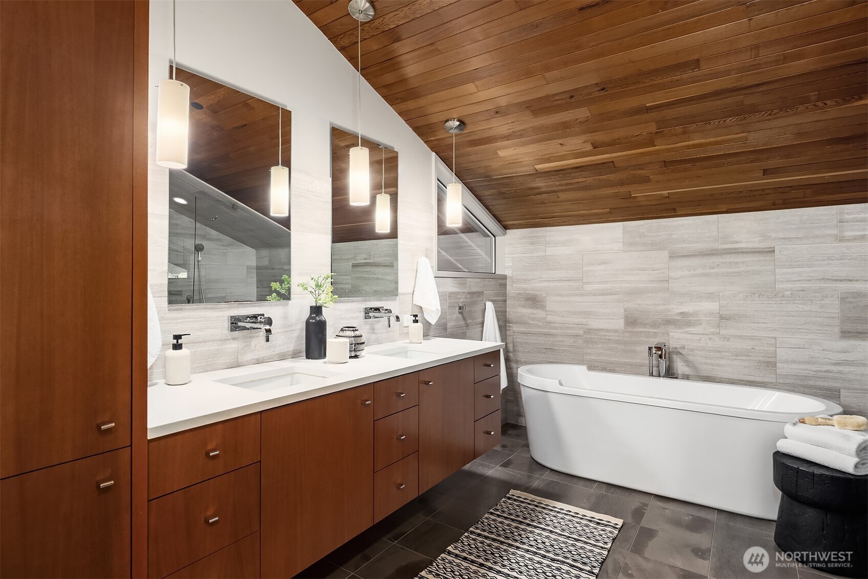 8221 NE 117th Street , Kirkland, WA 98034