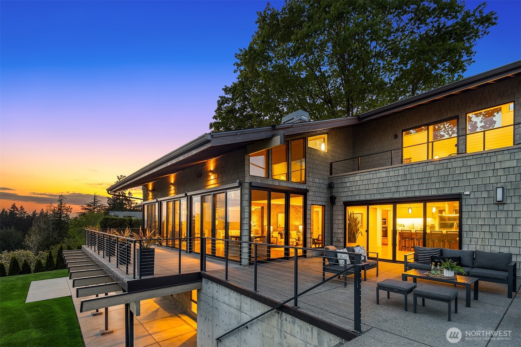 8221 NE 117th Street , Kirkland, WA 98034