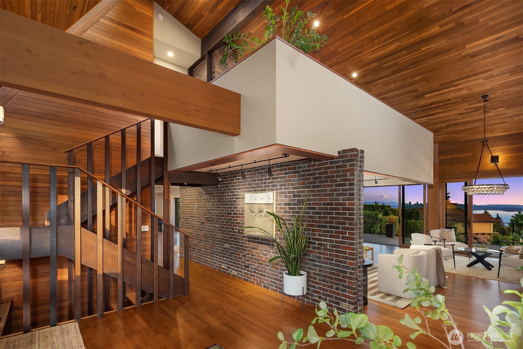 8221 NE 117th Street , Kirkland, WA 98034