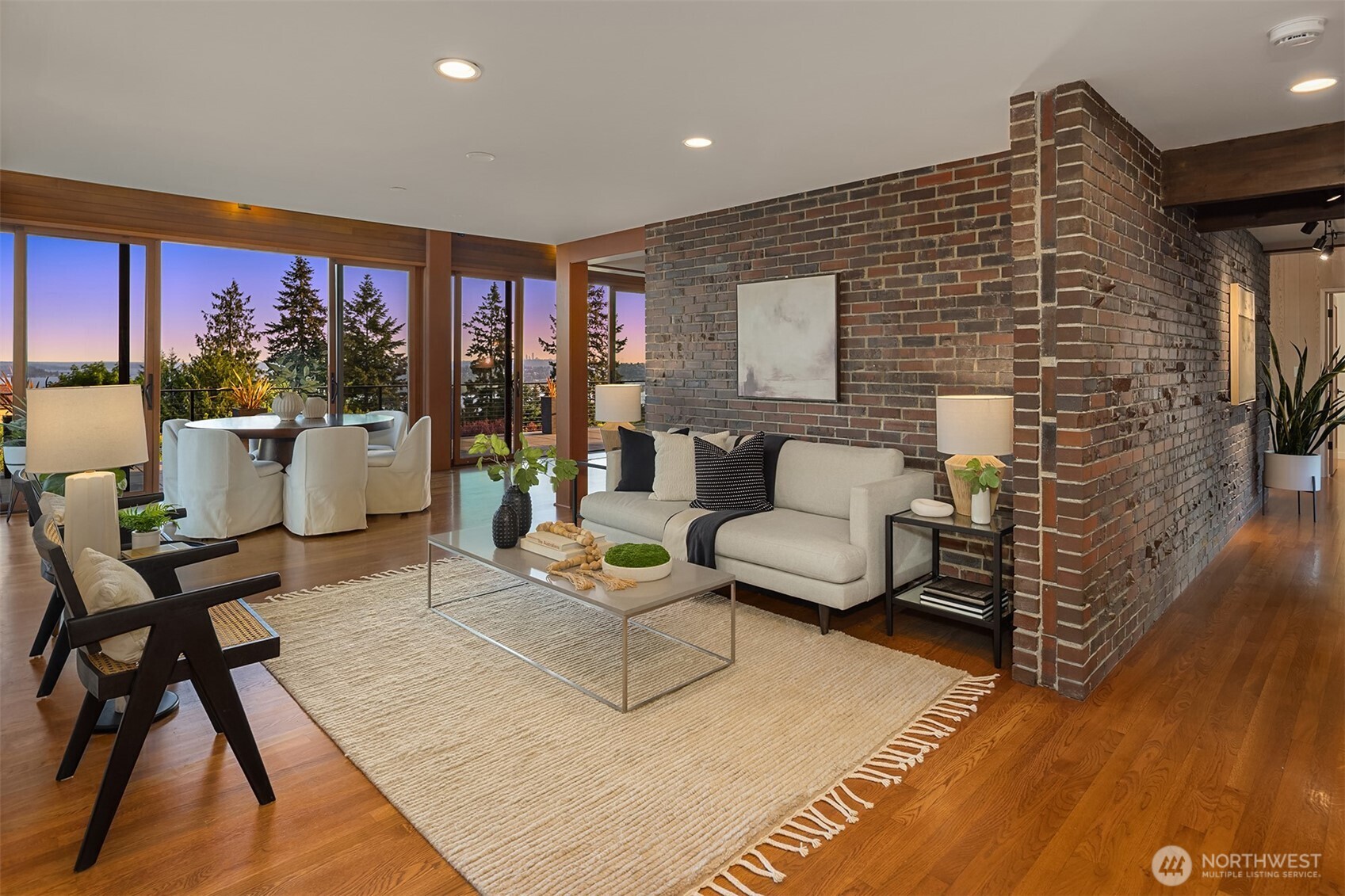 8221 NE 117th Street , Kirkland, WA 98034