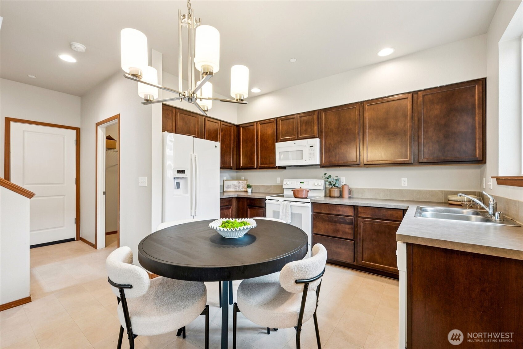 322 Yauger Way NW #101, Olympia, WA 98502