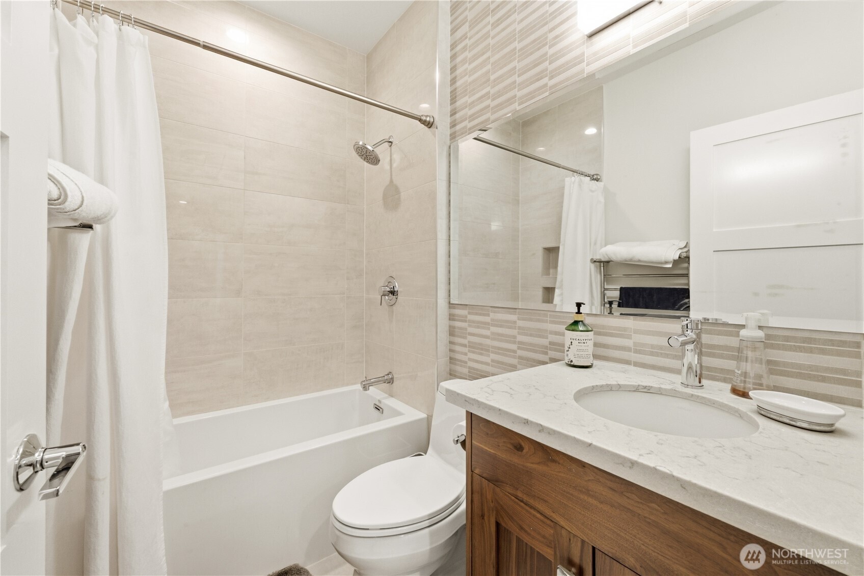 7226 S Ryan Street , Seattle, WA 98178