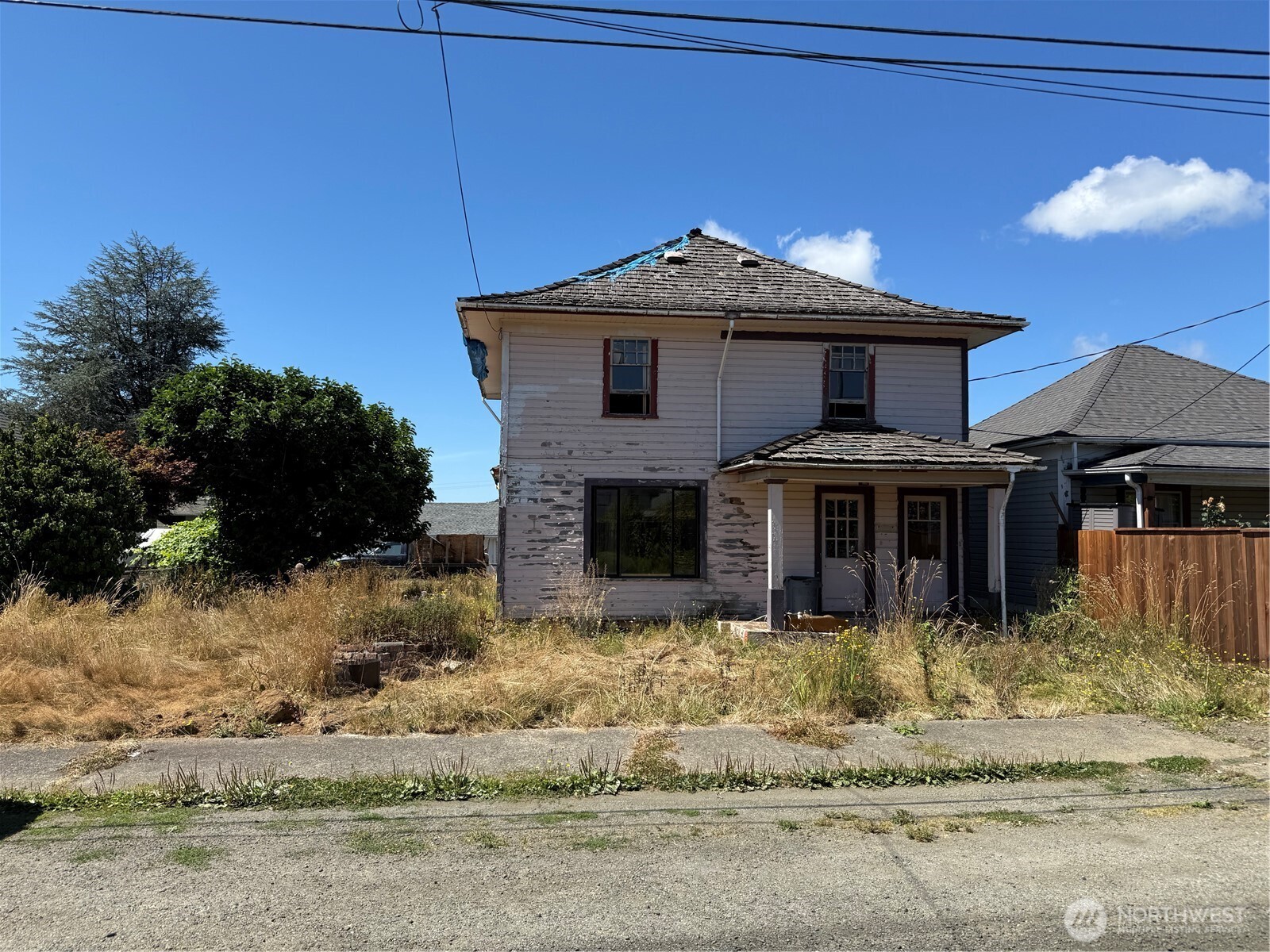 222 12th Street , Raymond, WA 98577