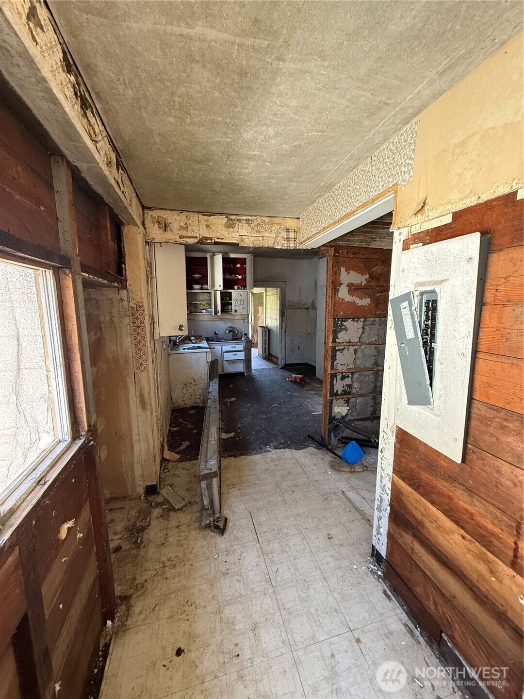 222 12th Street , Raymond, WA 98577