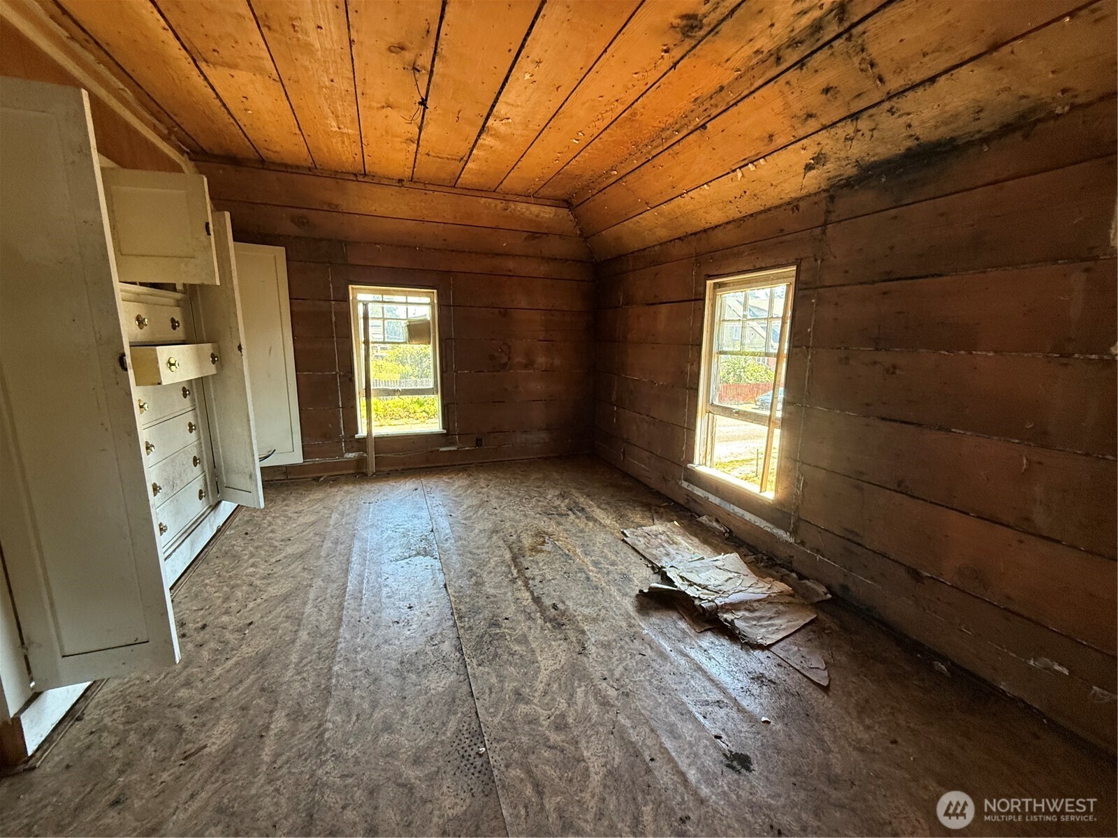222 12th Street , Raymond, WA 98577