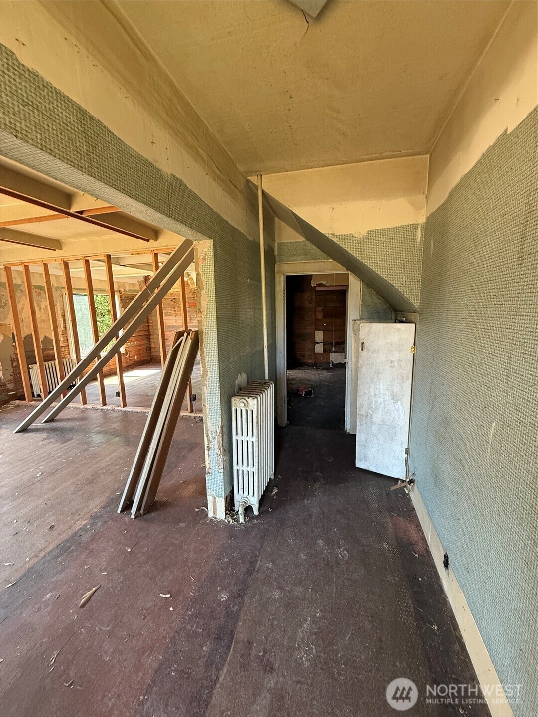 222 12th Street , Raymond, WA 98577