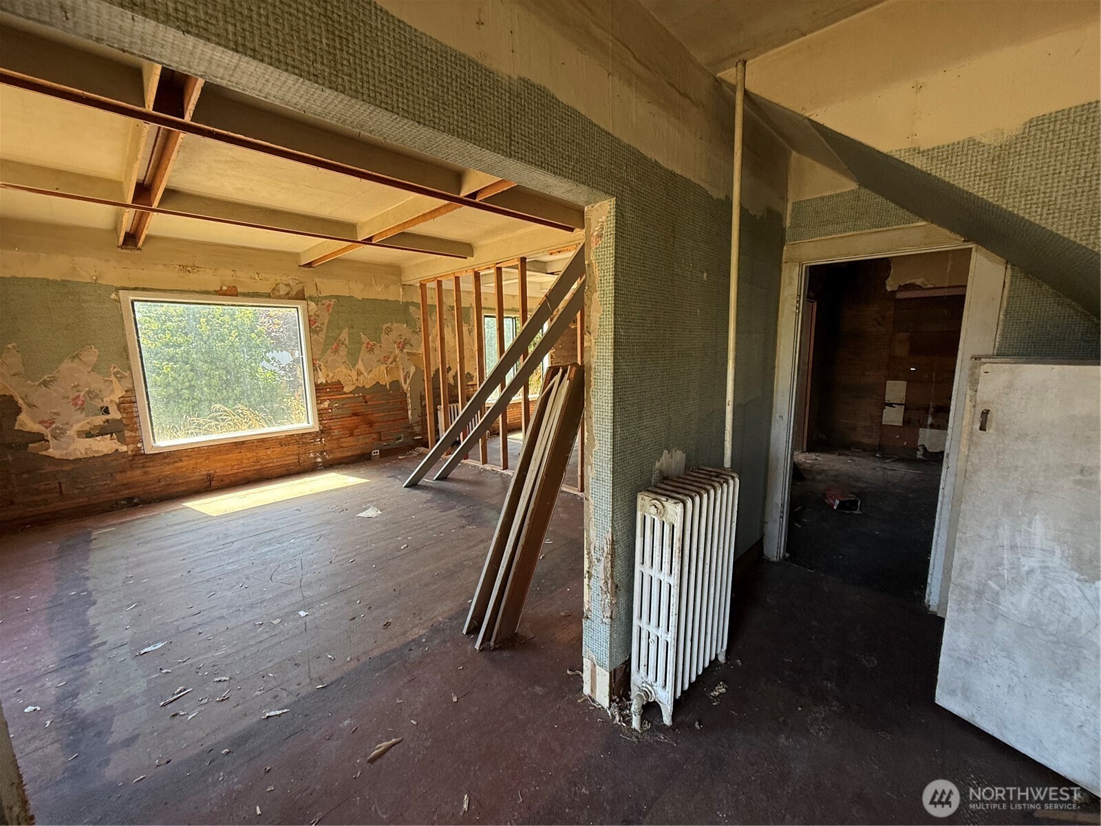 222 12th Street , Raymond, WA 98577