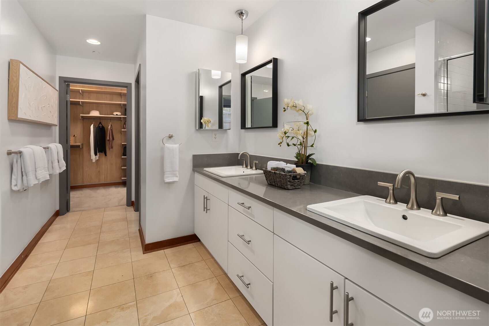 2716 Elliott #402, Seattle, WA 98121