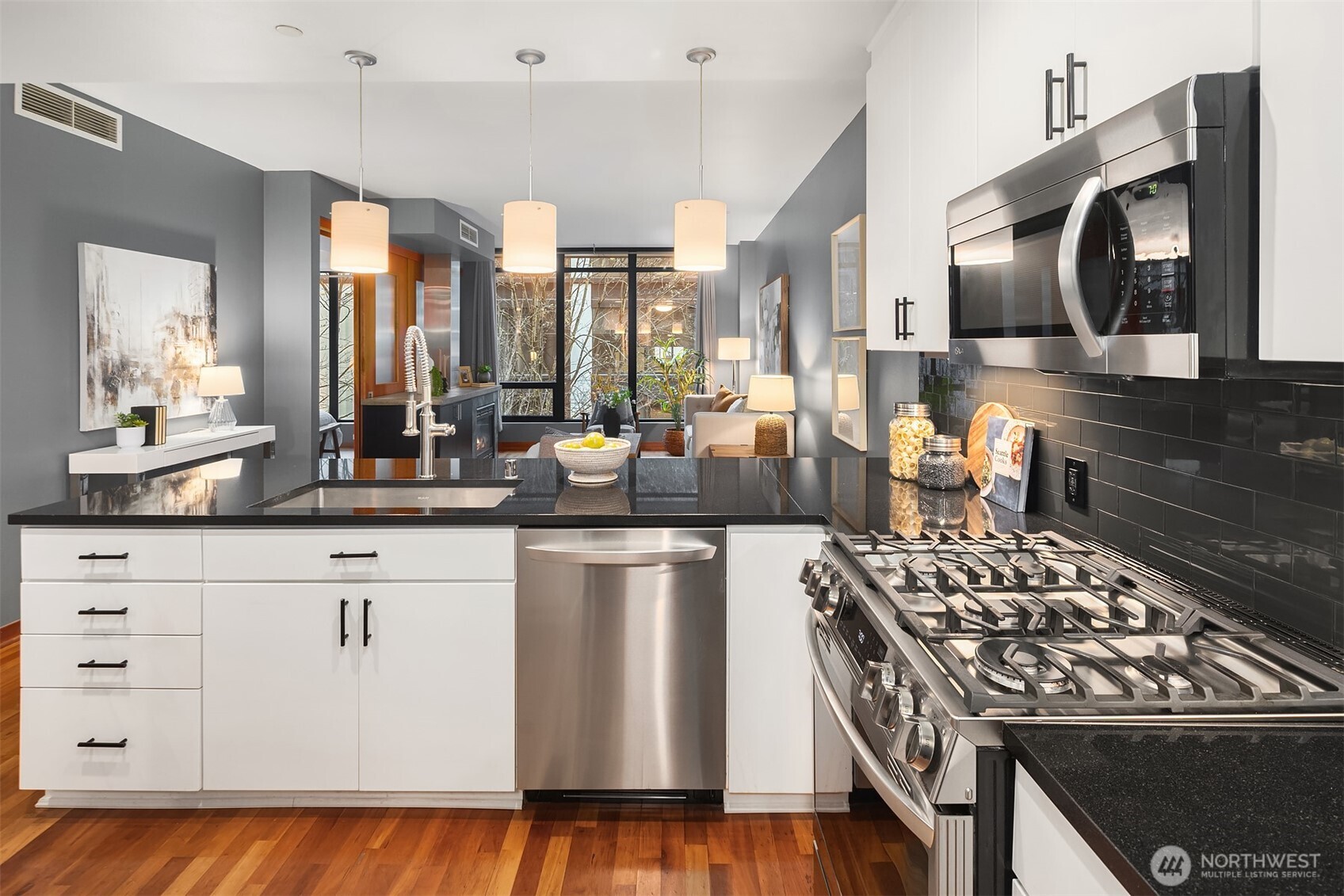 2716 Elliott #402, Seattle, WA 98121