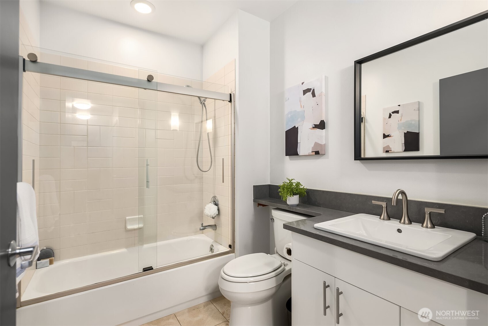 2716 Elliott #402, Seattle, WA 98121
