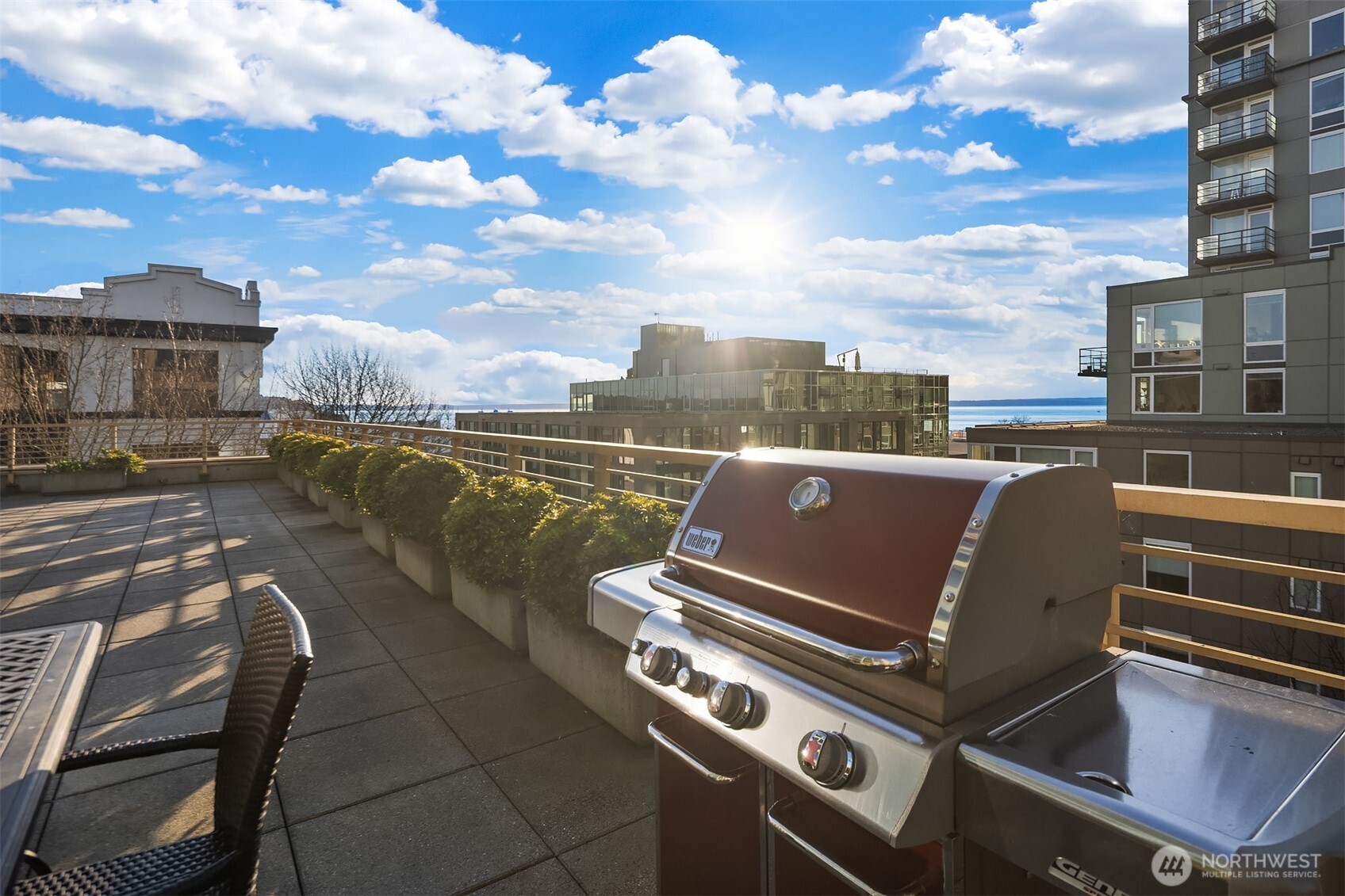 2716 Elliott #402, Seattle, WA 98121