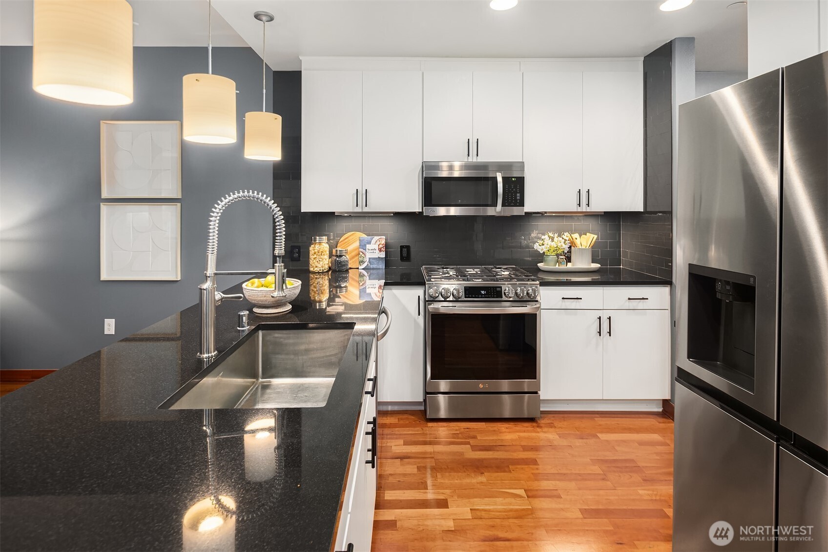 2716 Elliott #402, Seattle, WA 98121