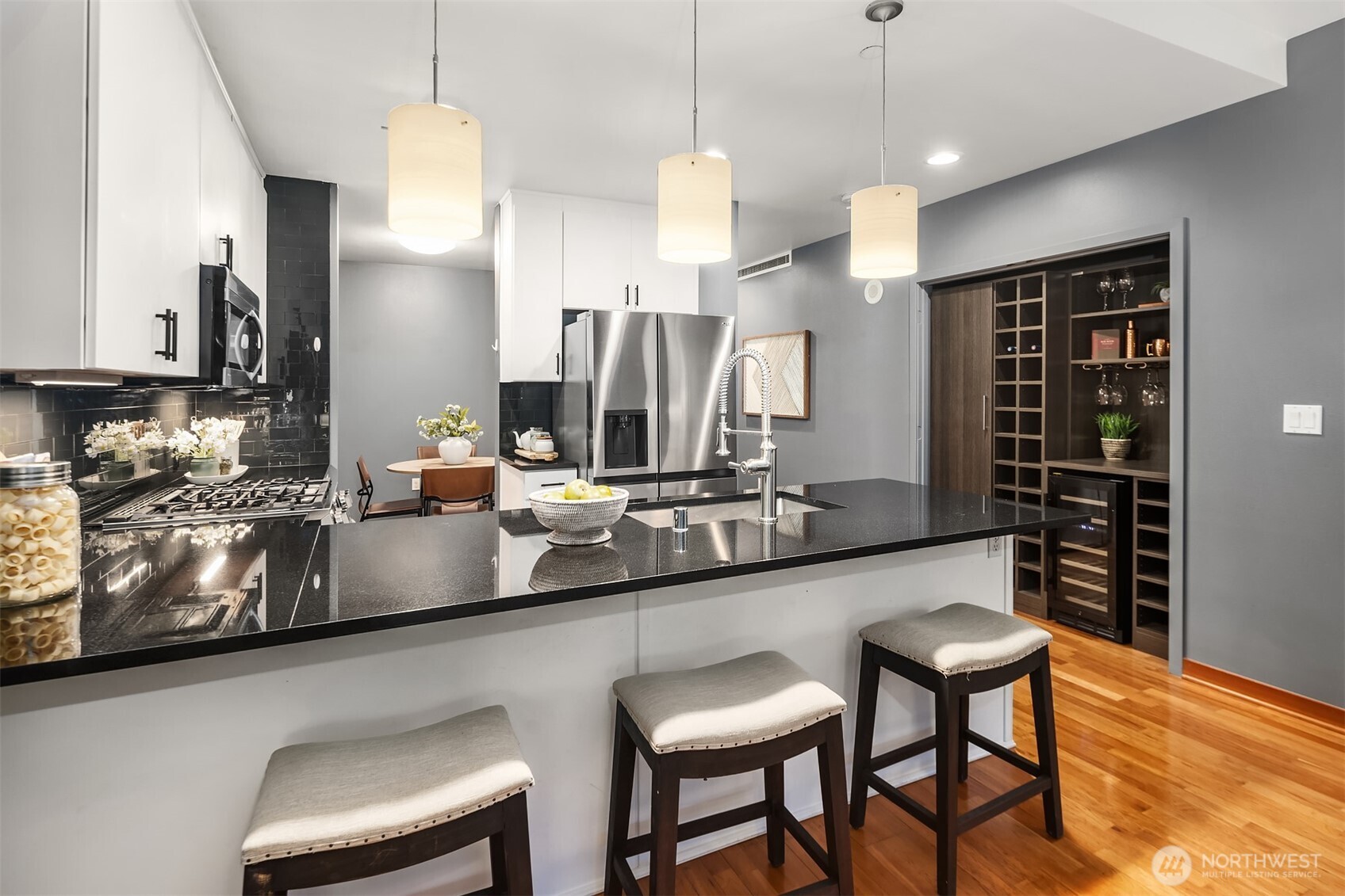 2716 Elliott #402, Seattle, WA 98121