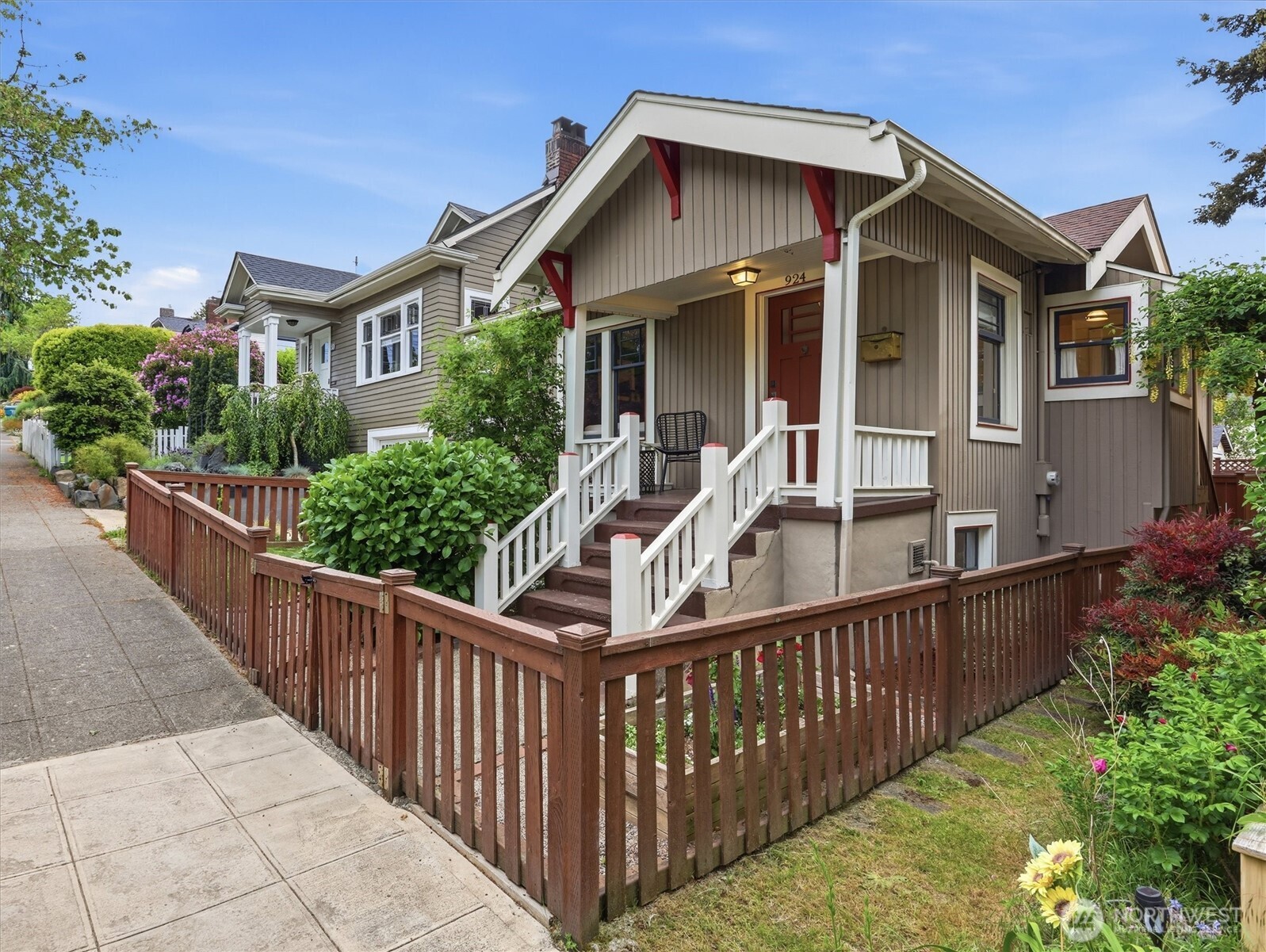 924 N 75th Street , Seattle, WA 98103