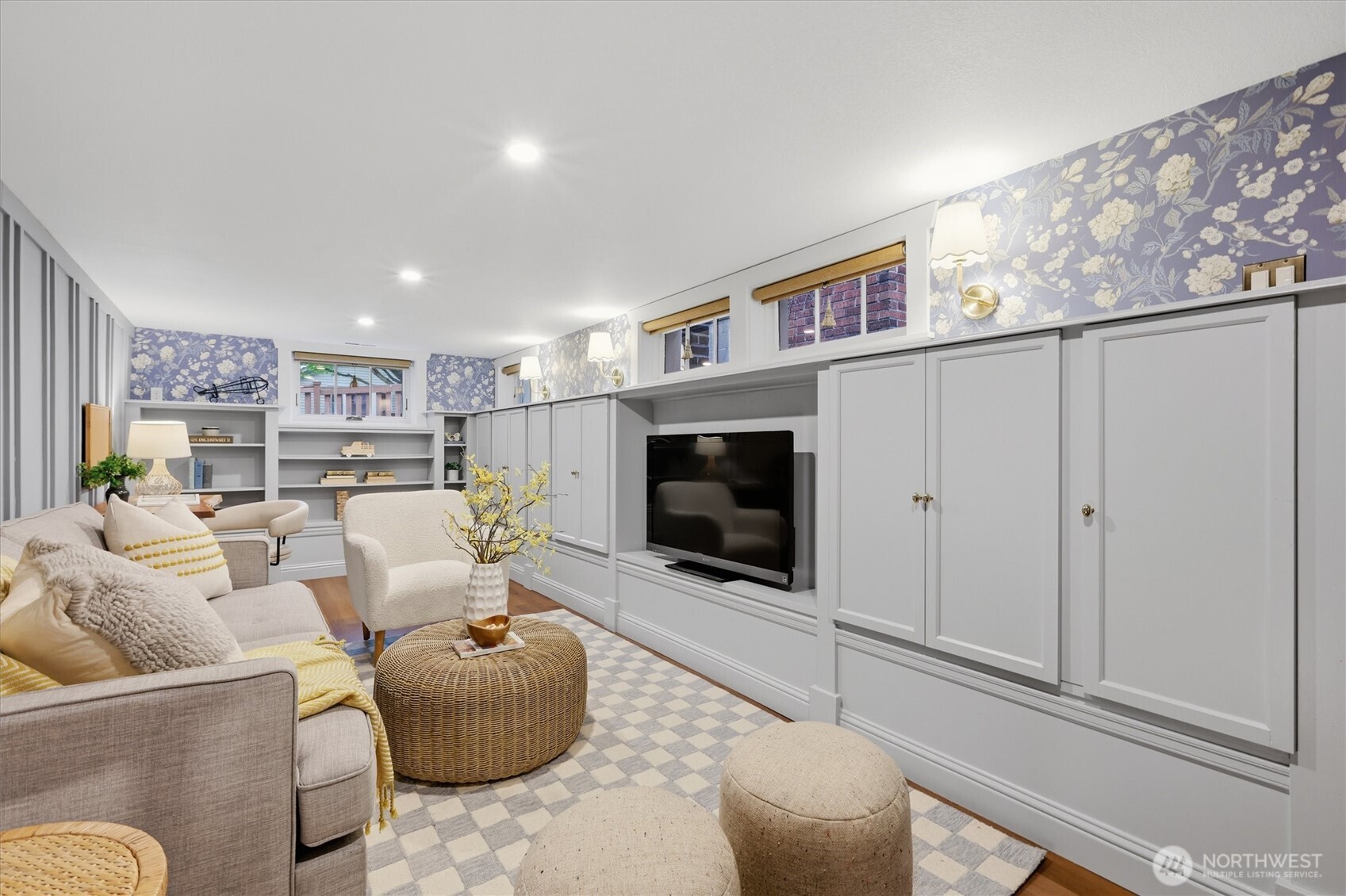924 N 75th Street , Seattle, WA 98103