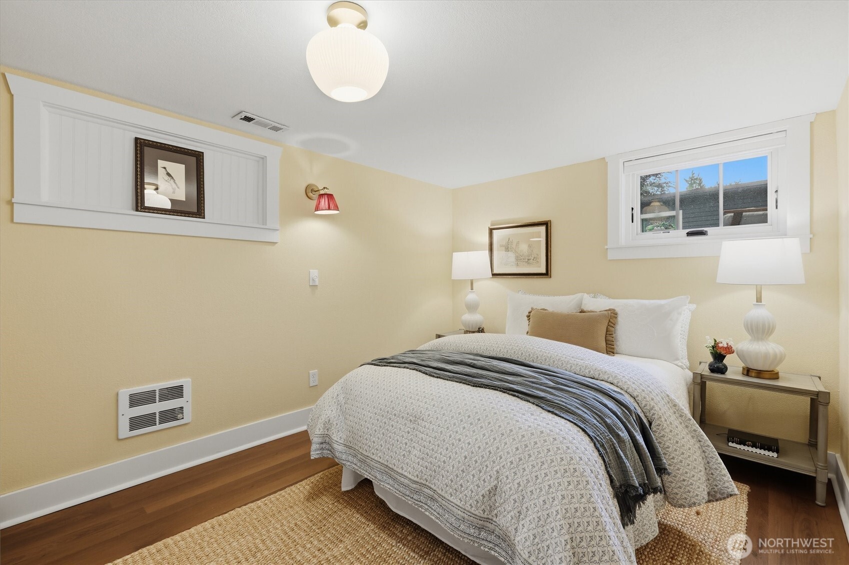 924 N 75th Street , Seattle, WA 98103