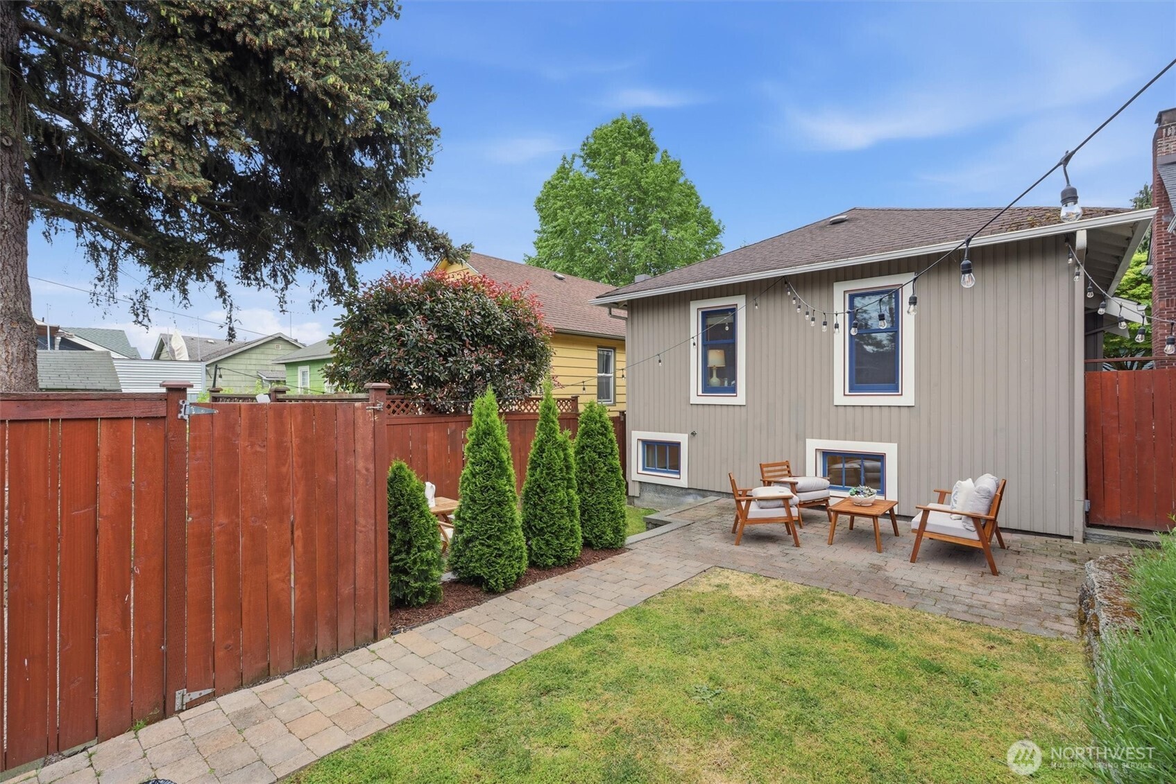 924 N 75th Street , Seattle, WA 98103
