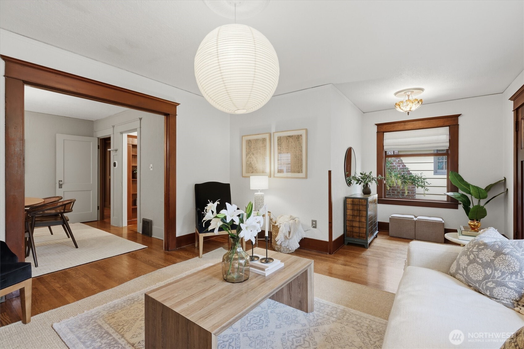 924 N 75th Street , Seattle, WA 98103