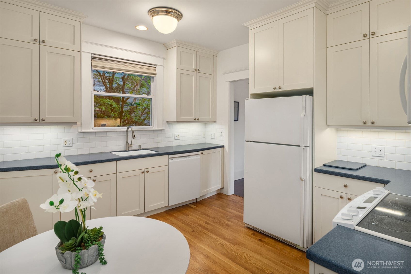 6903 32nd Avenue NW, Seattle, WA 98117