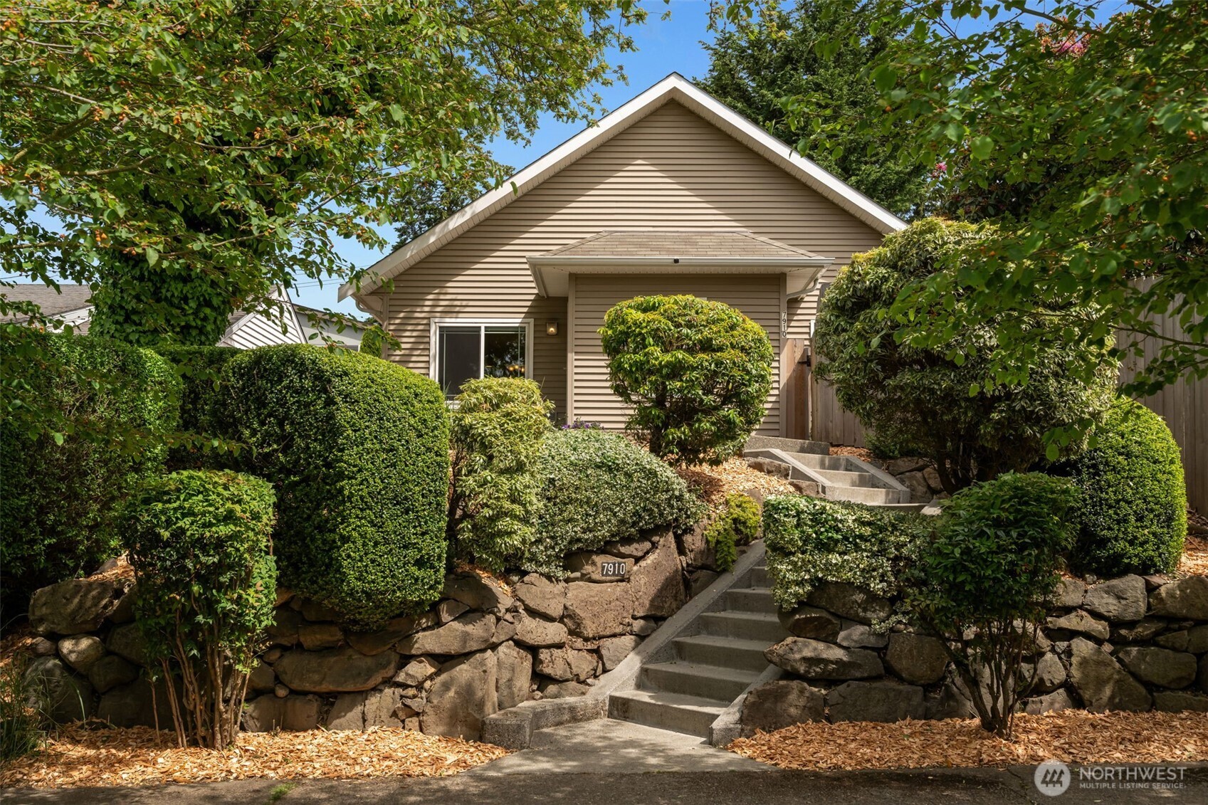 7910 20th Avenue SW, Seattle, WA 98106