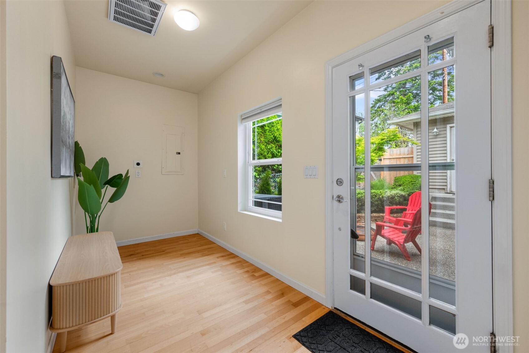 7910 20th Avenue SW, Seattle, WA 98106