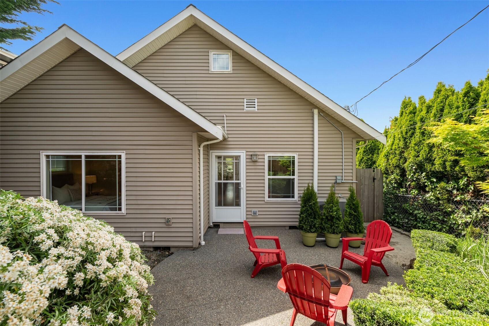 7910 20th Avenue SW, Seattle, WA 98106