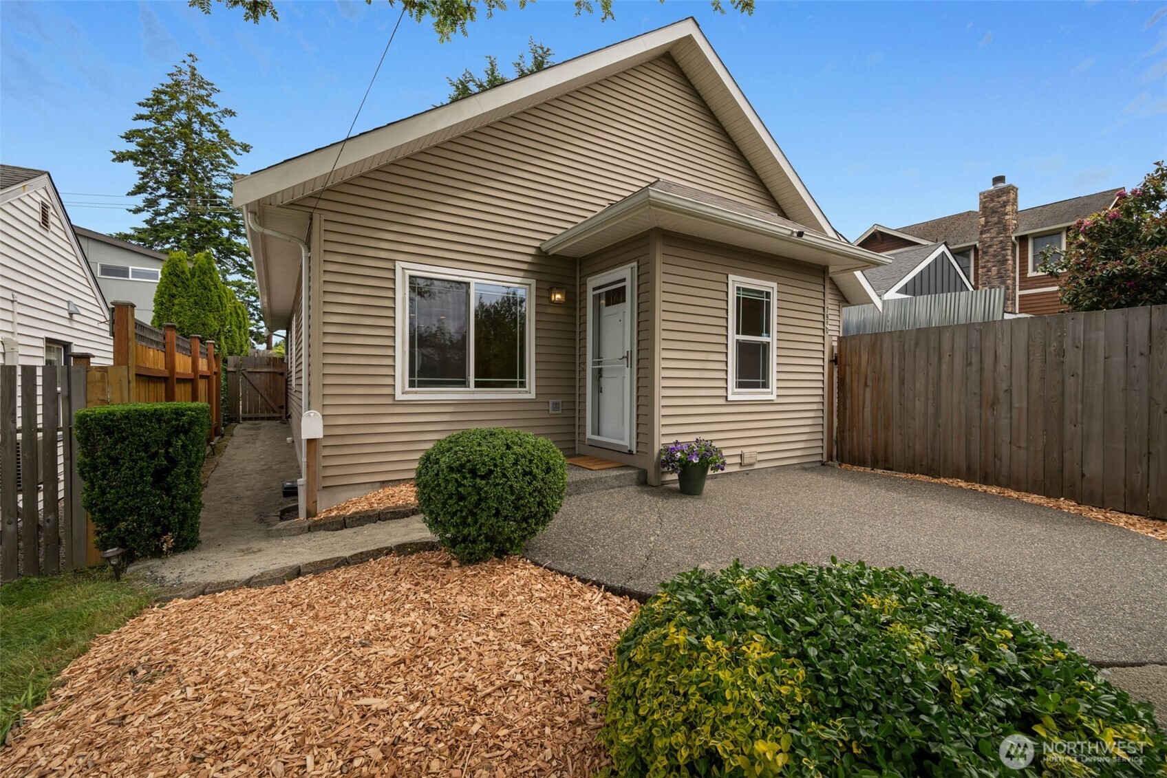 7910 20th Avenue SW, Seattle, WA 98106