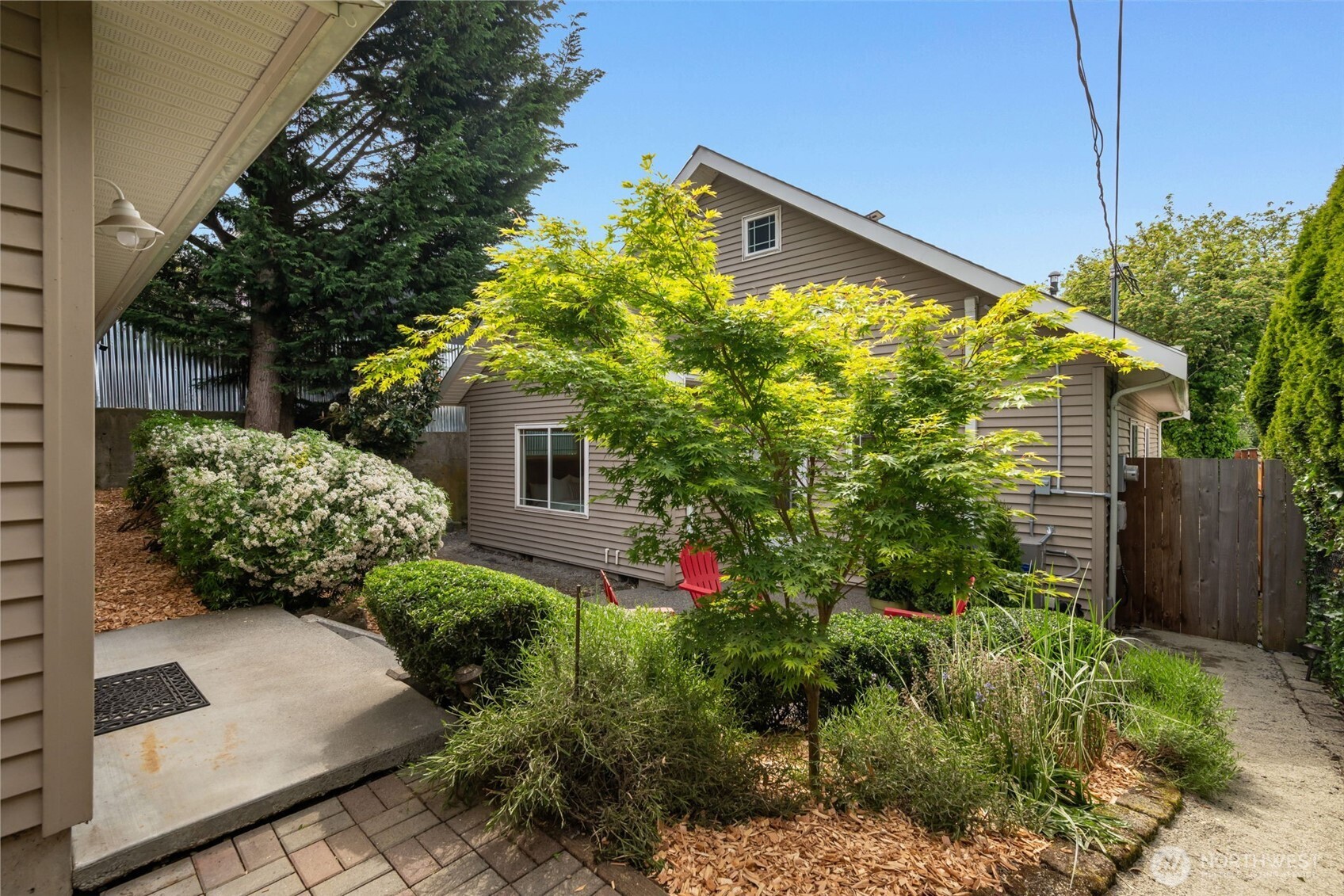 7910 20th Avenue SW, Seattle, WA 98106