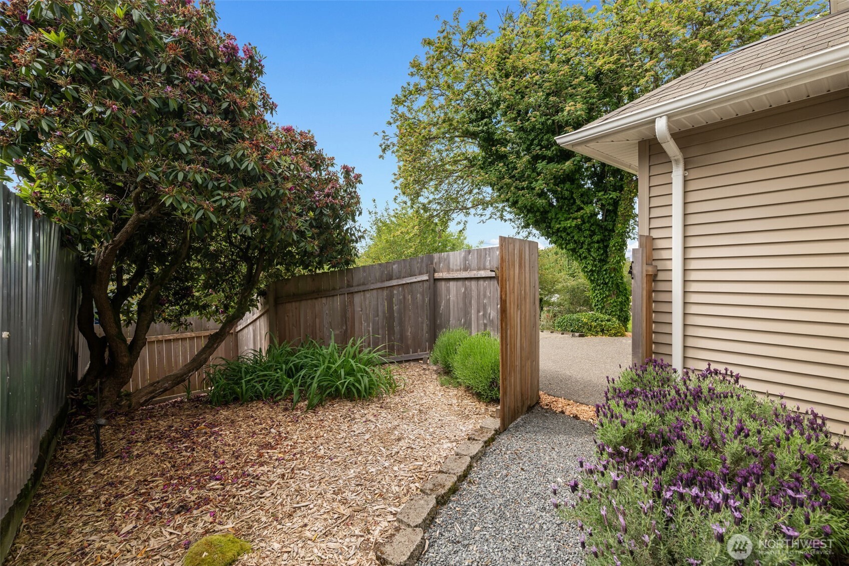 7910 20th Avenue SW, Seattle, WA 98106