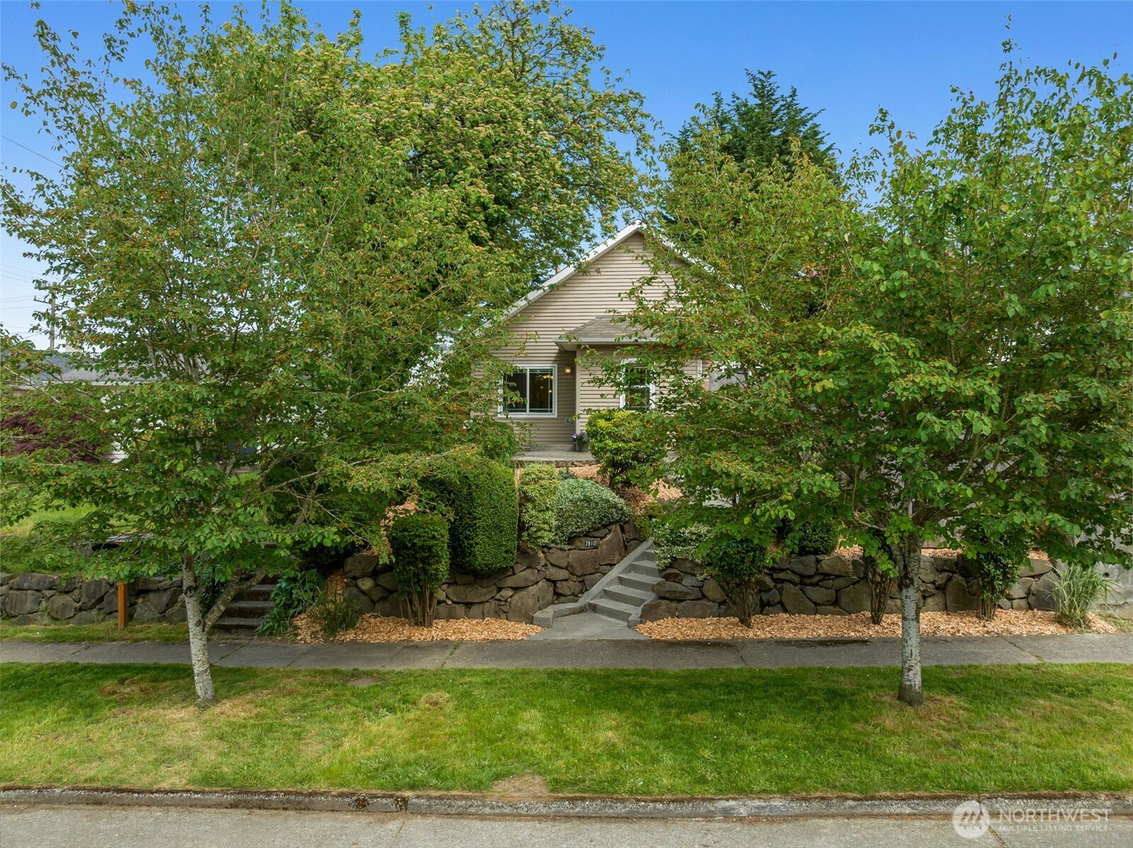 7910 20th Avenue SW, Seattle, WA 98106