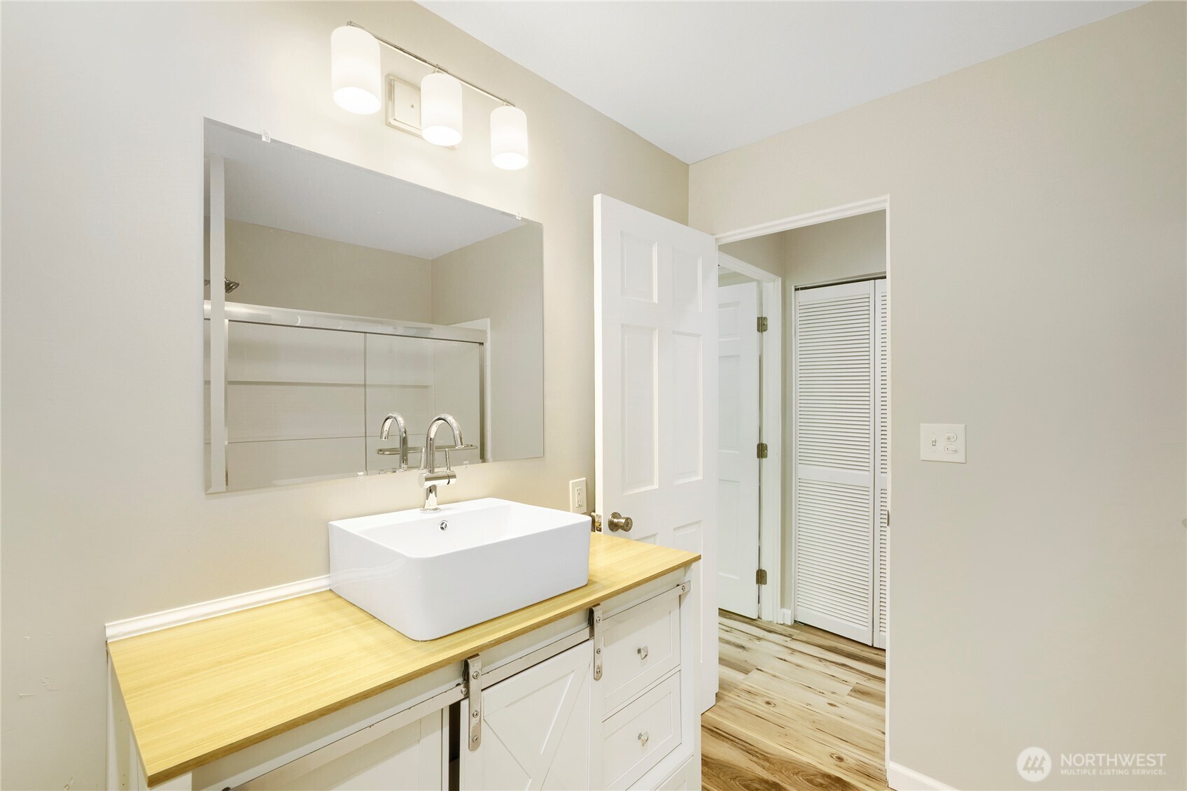 2700 4th Avenue #301, Seattle, WA 98121