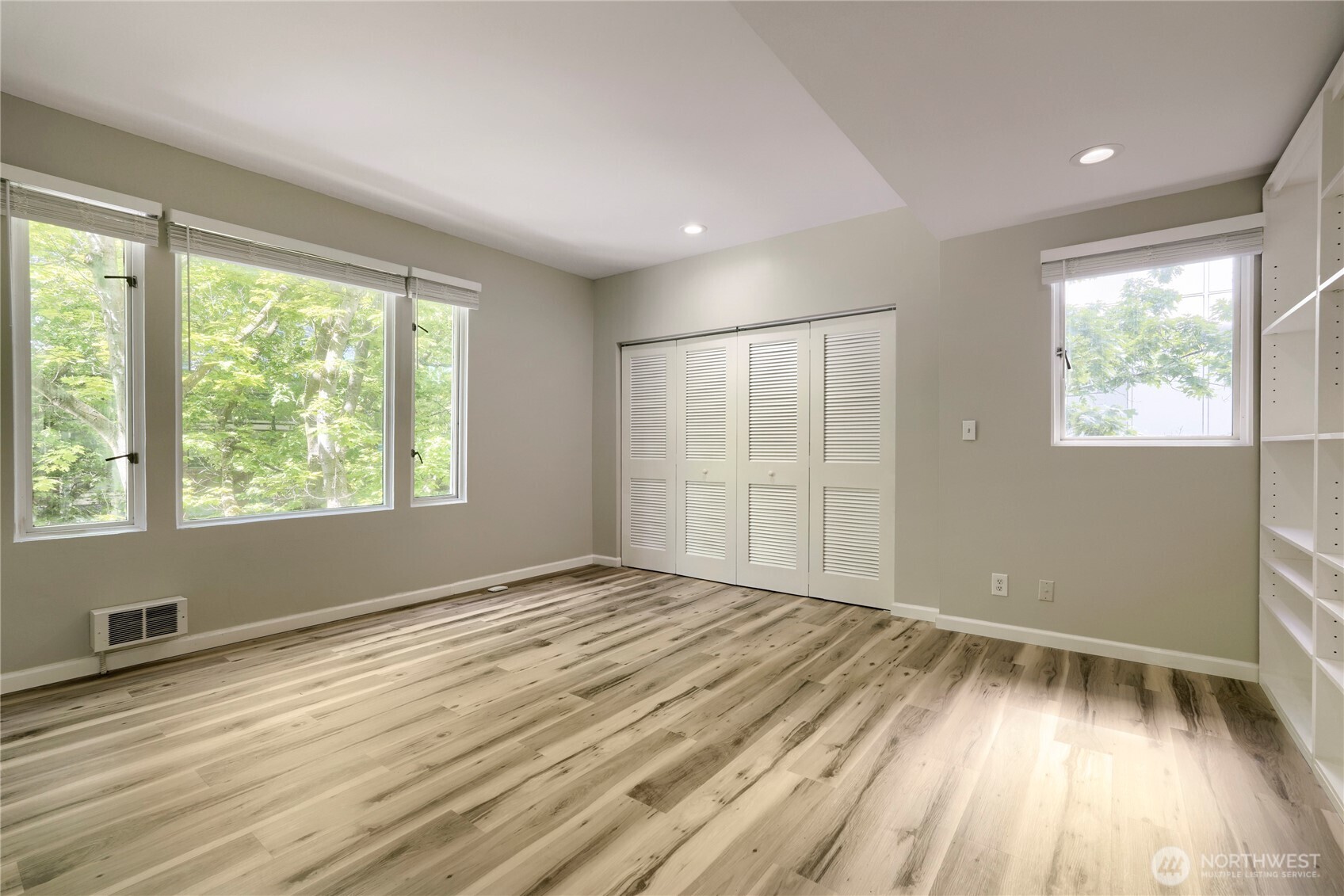 2700 4th Avenue #301, Seattle, WA 98121