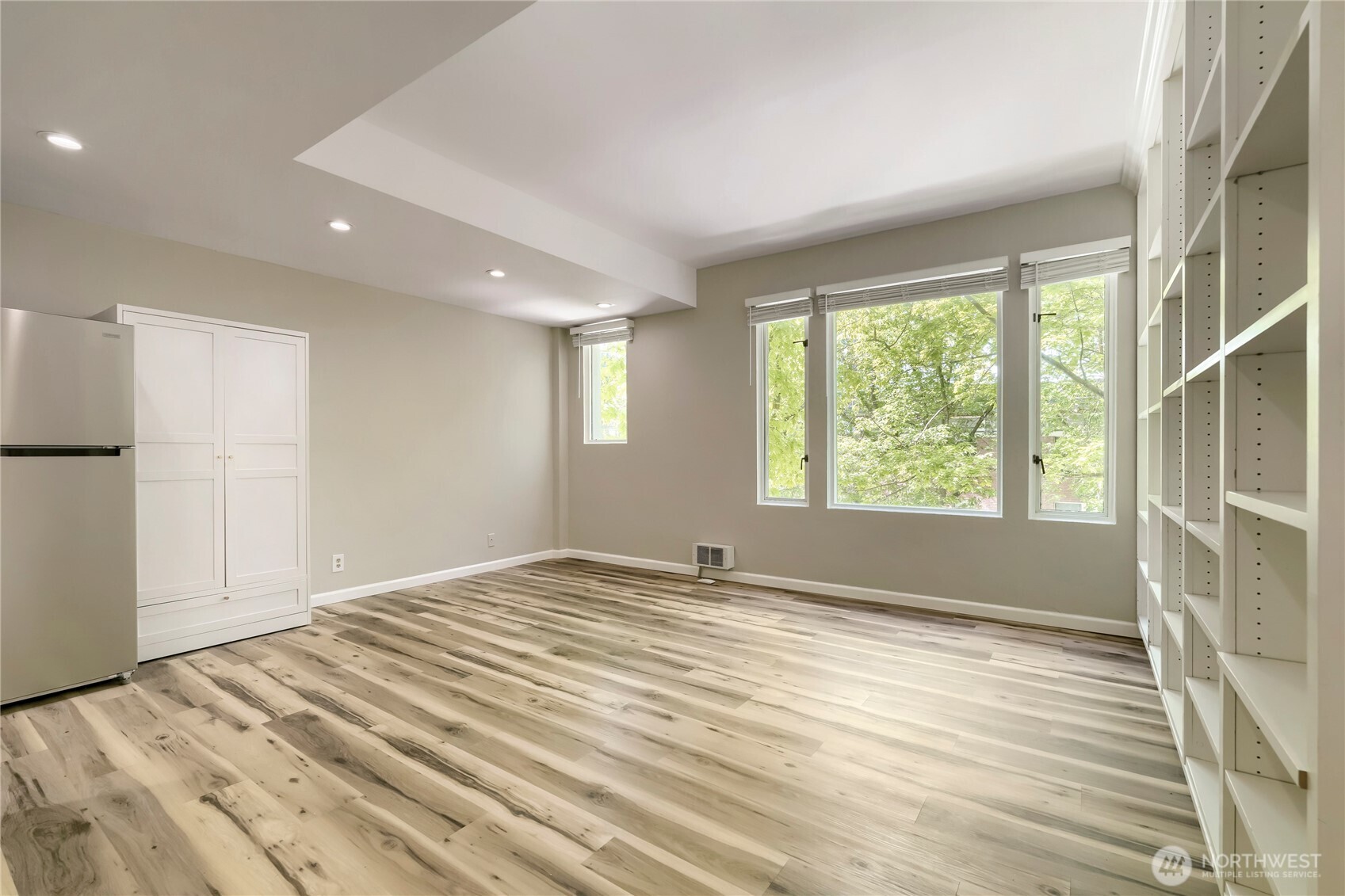 2700 4th Avenue #301, Seattle, WA 98121
