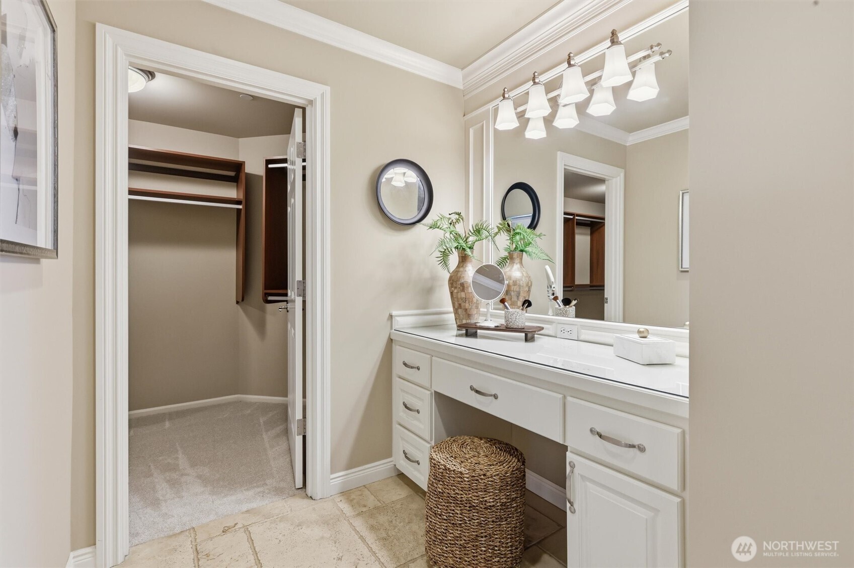 2734 NE Daphne Street , Issaquah, WA 98029