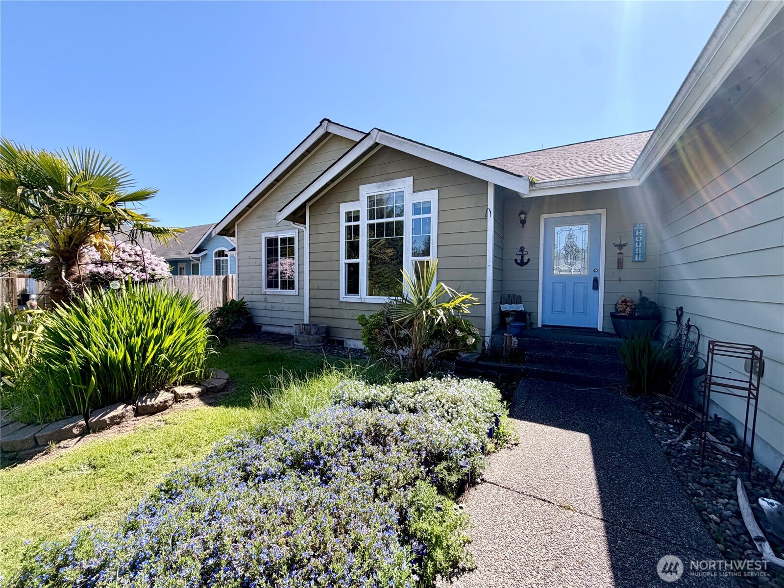 415 Quinault Avenue SE, Ocean Shores, WA 98569