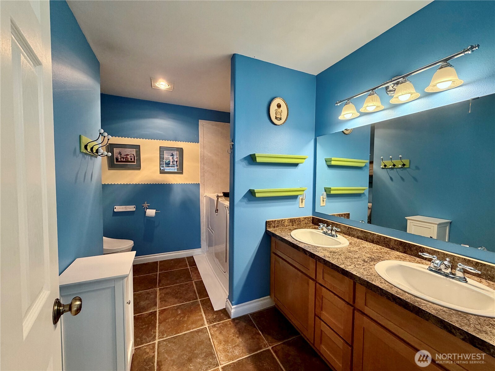 415 Quinault Avenue SE, Ocean Shores, WA 98569