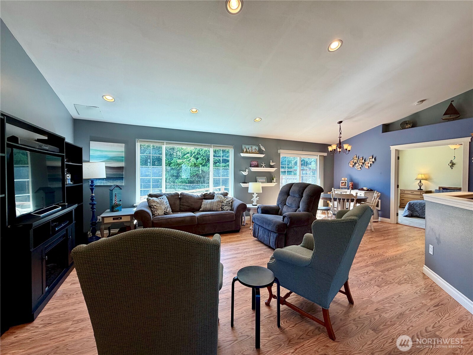 415 Quinault Avenue SE, Ocean Shores, WA 98569