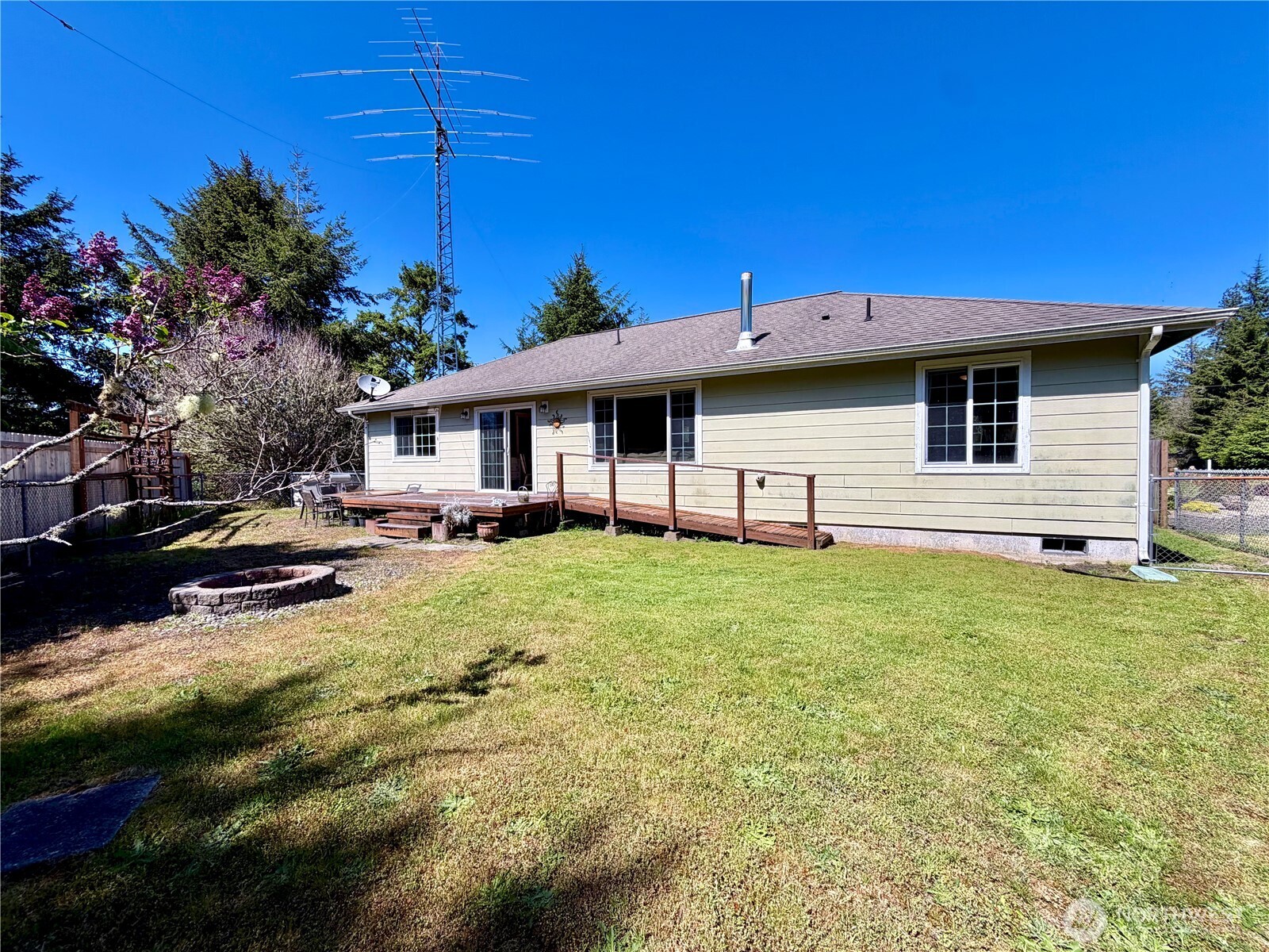 415 Quinault Avenue SE, Ocean Shores, WA 98569