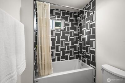 2851 NW 70th Street , Seattle, WA 98117 - Photo 33