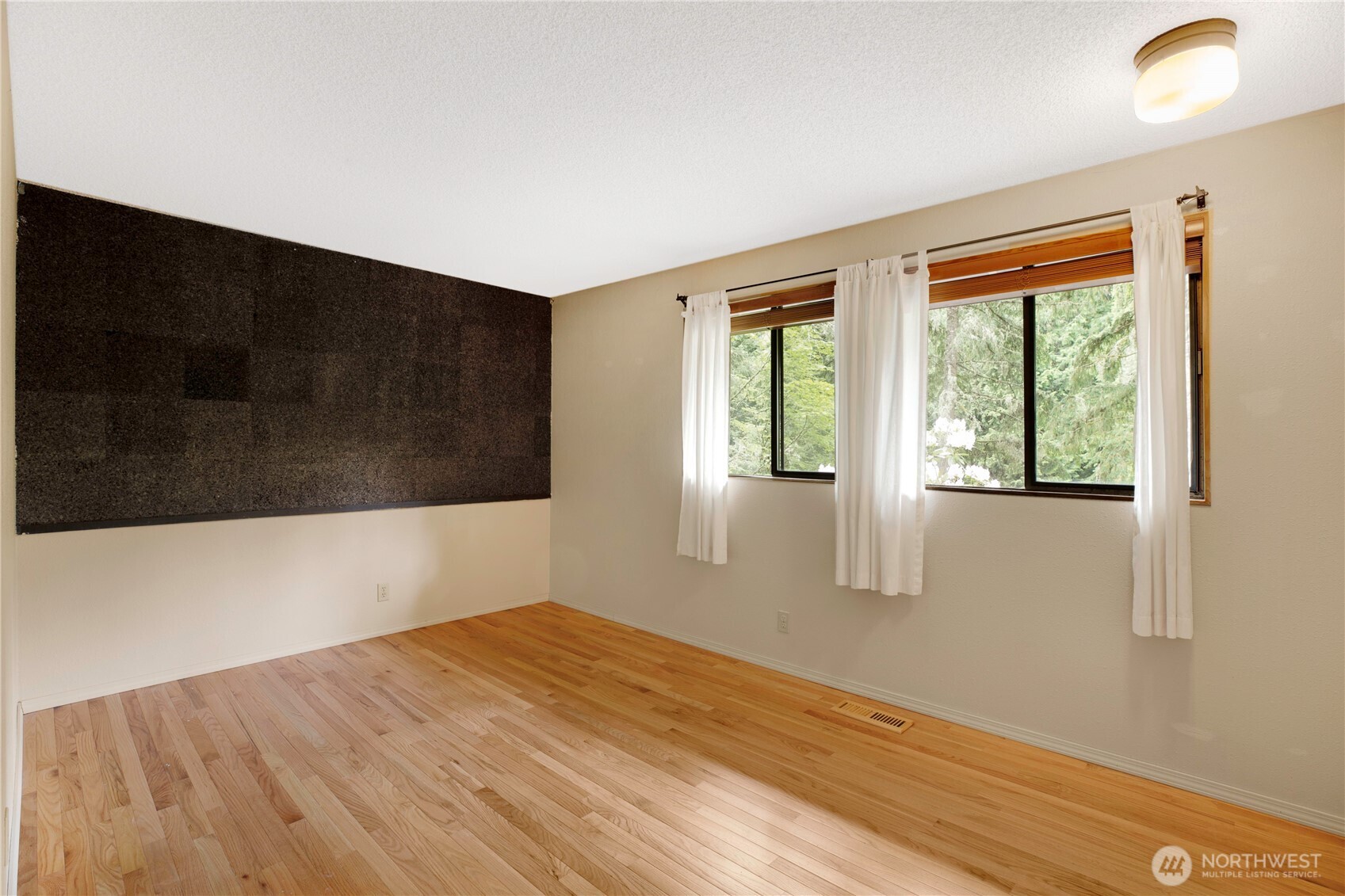 4320 Palomino Drive NE, Bainbridge Island, WA 98110