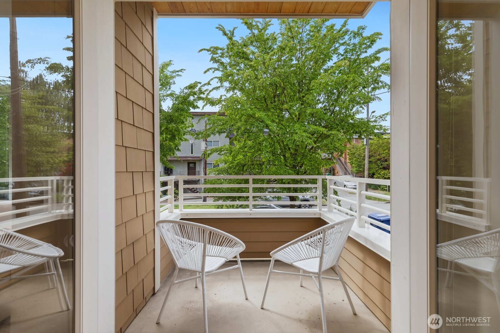4208 Linden Avenue N, Seattle, WA 98103