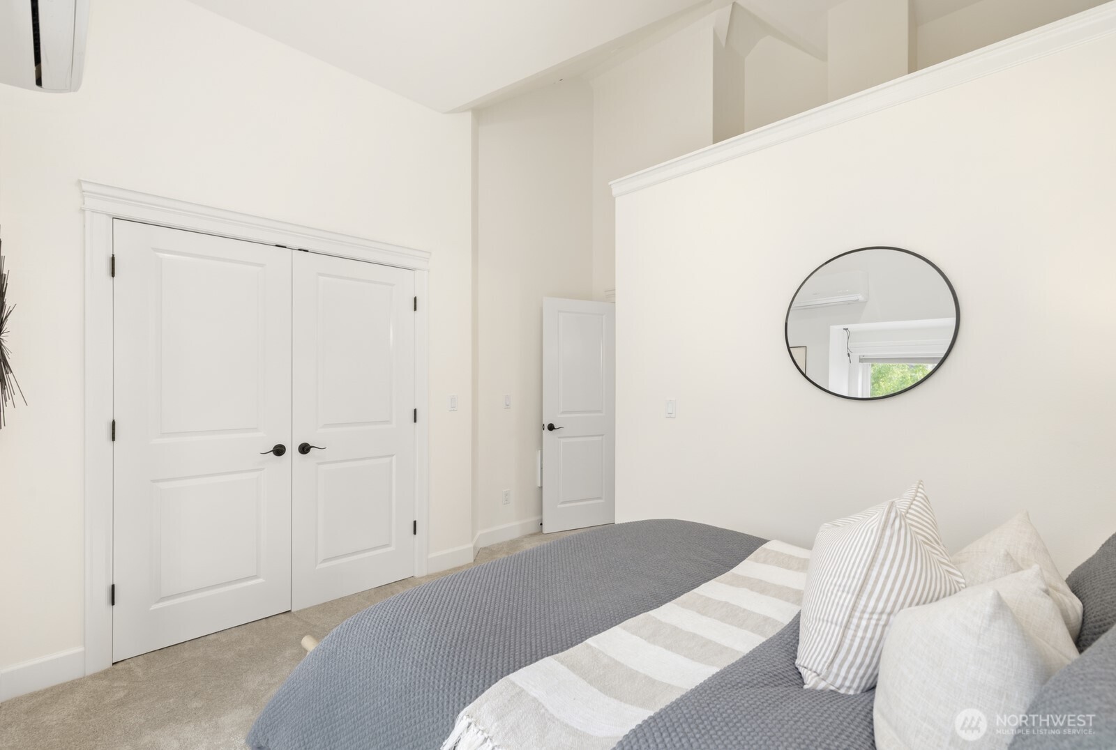 4208 Linden Avenue N, Seattle, WA 98103
