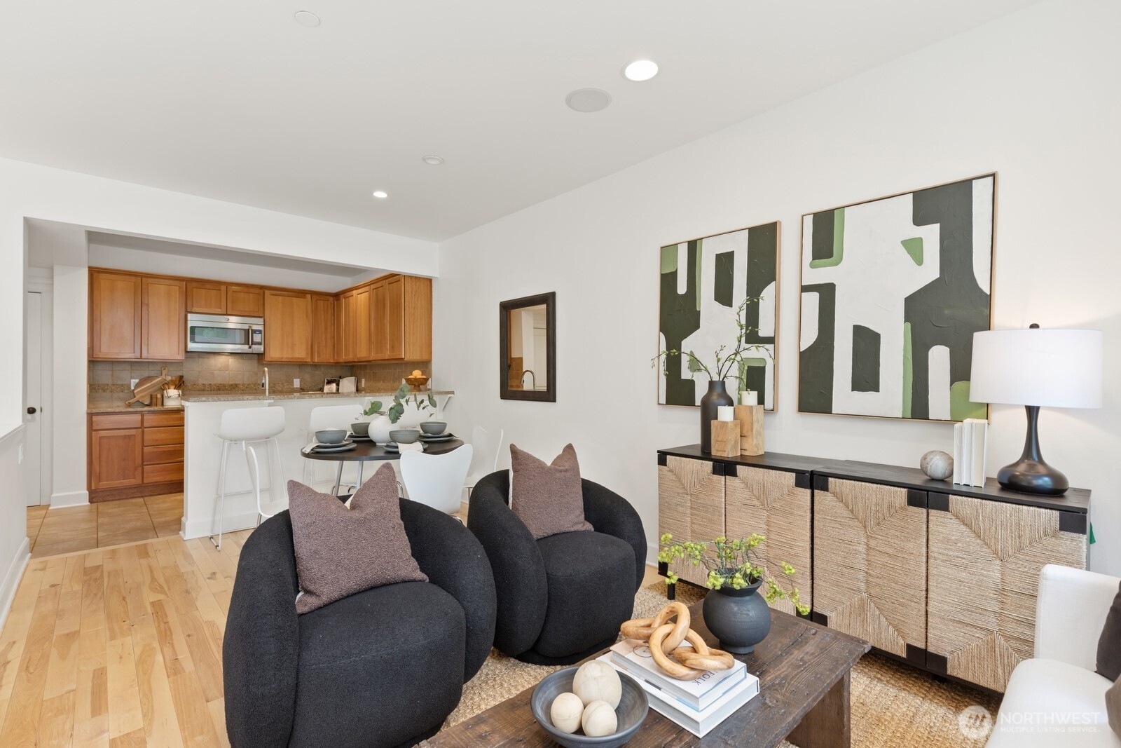 4208 Linden Avenue N, Seattle, WA 98103