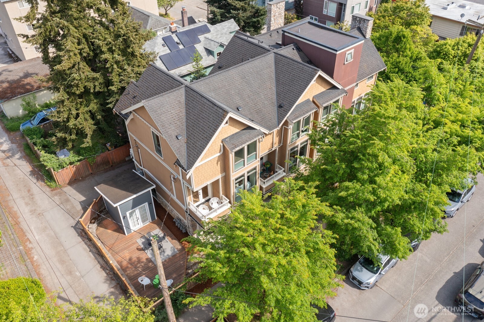 4208 Linden Avenue N, Seattle, WA 98103