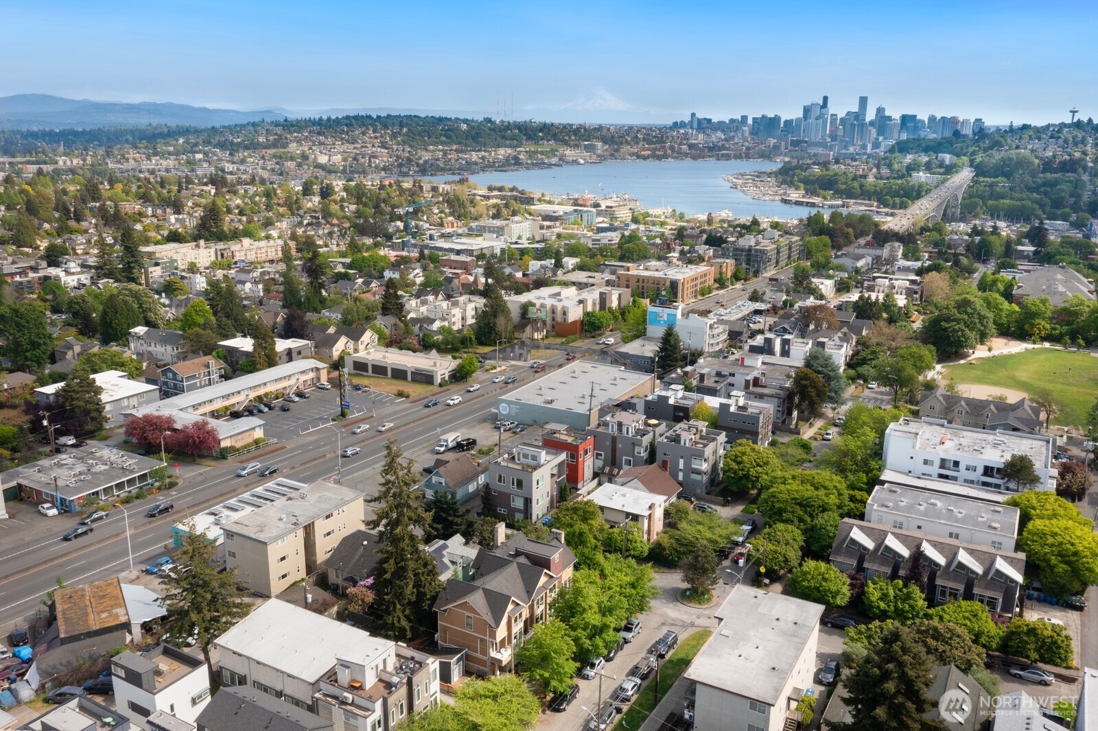 4208 Linden Avenue N, Seattle, WA 98103