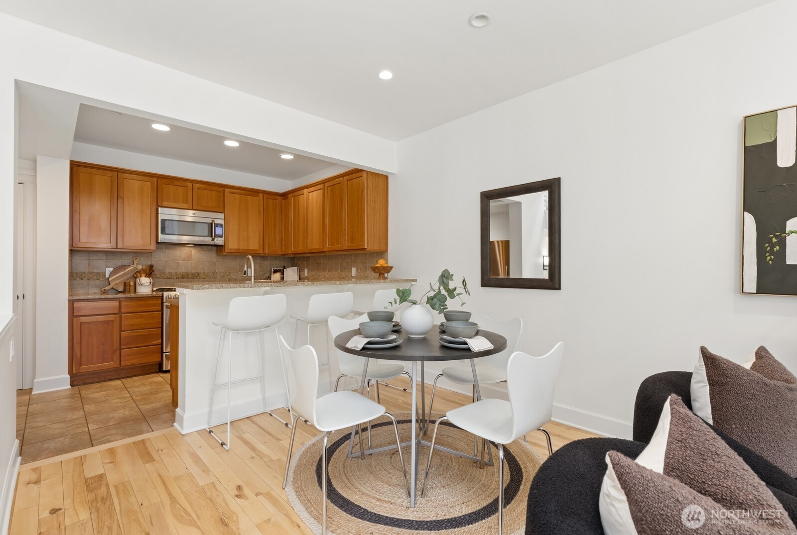 4208 Linden Avenue N, Seattle, WA 98103