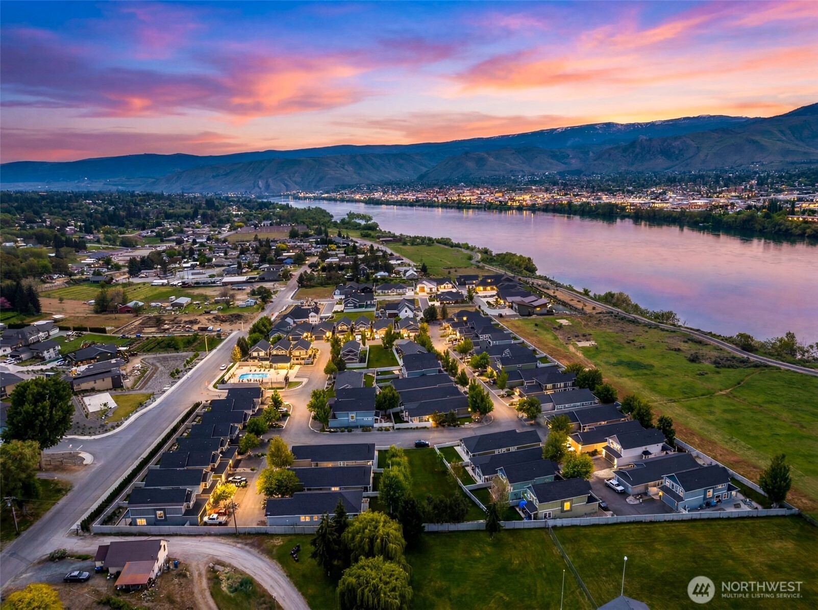 2452 NW Columbia Avenue #44, East Wenatchee, WA 98802